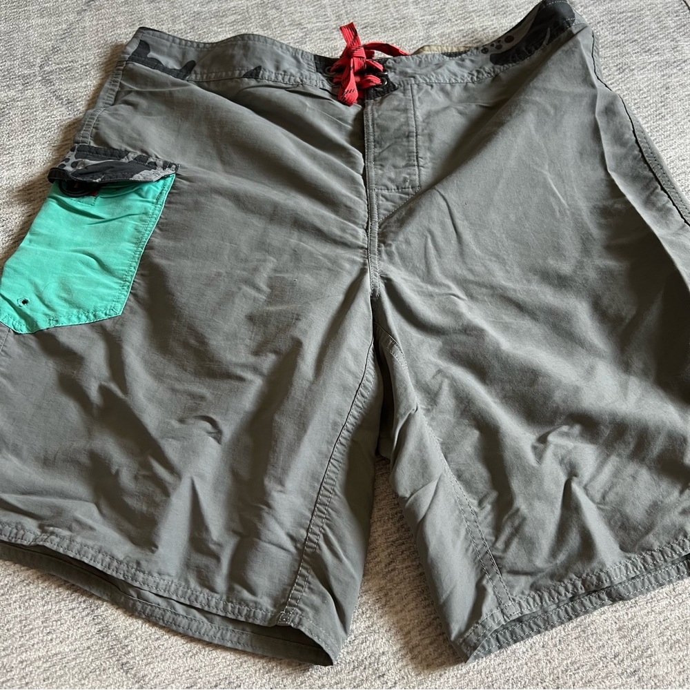 Patagonia Men’s Gray and Green Nylon Board Shorts Size 36